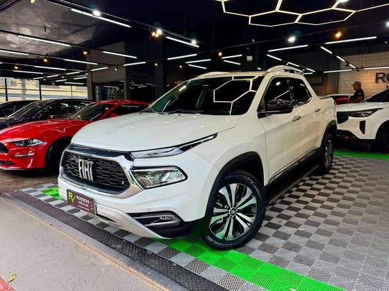 FIAT TORO 2.0 16V TURBO DIESEL VOLCANO 4WD AT9 FIAT TORO 2.0 16V TURBO DIESEL VOLCANO 4WD AT9